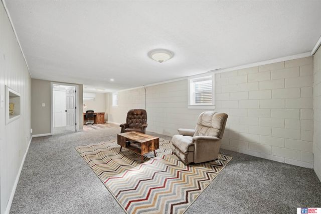 5030 Spruce Street, Lincoln, NE 68516