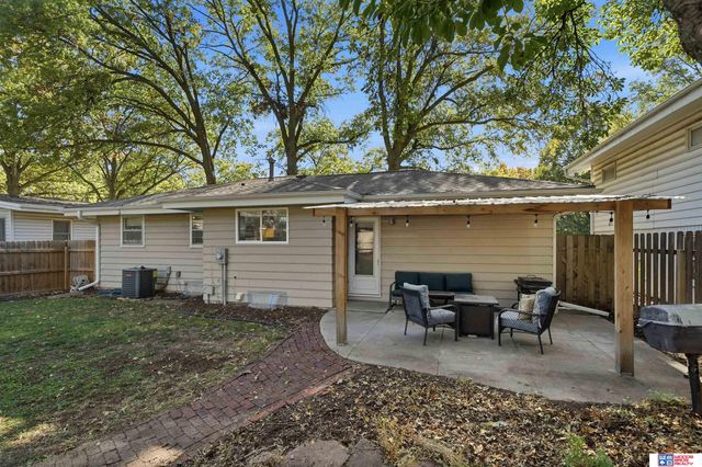 5030 Spruce Street, Lincoln, NE 68516