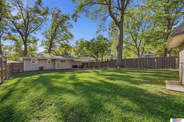 5030 Spruce Street, Lincoln, NE 68516