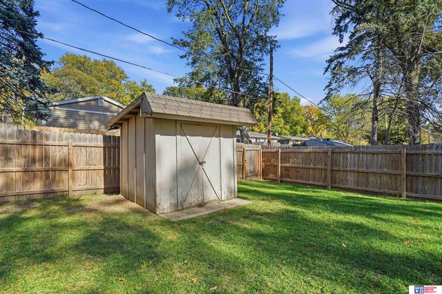 5030 Spruce Street, Lincoln, NE 68516