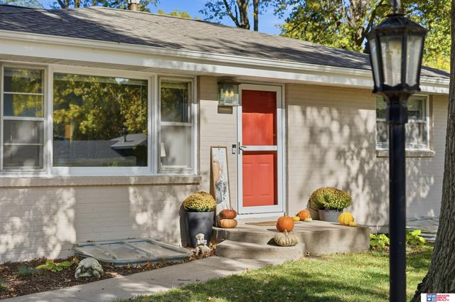5030 Spruce Street, Lincoln, NE 68516