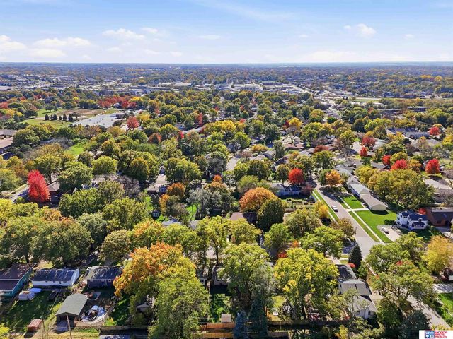 5030 Spruce Street, Lincoln, NE 68516