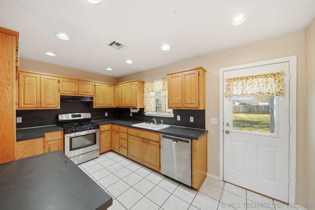 35365 E 141st Street S, Coweta, OK 74429