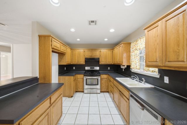 35365 E 141st Street S, Coweta, OK 74429