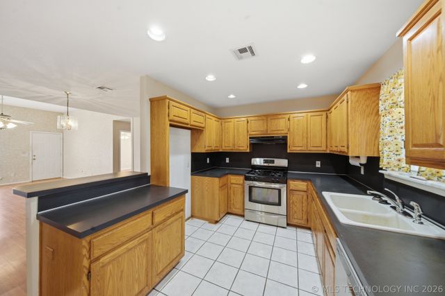 35365 E 141st Street S, Coweta, OK 74429