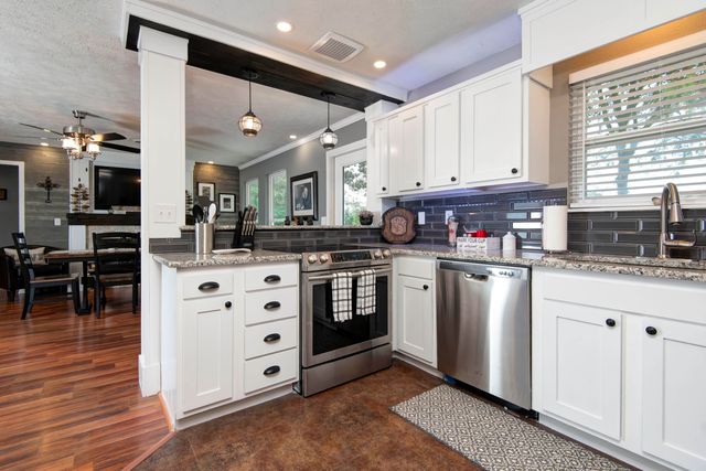 20 Clear Cove Drive, Reeds Spring, MO 65737