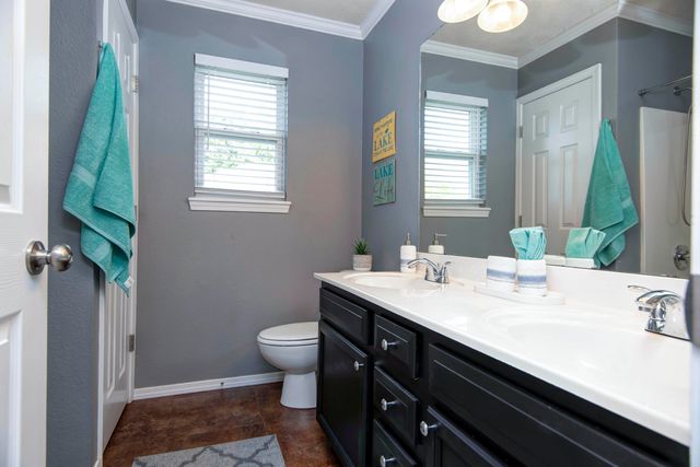 20 Clear Cove Drive, Reeds Spring, MO 65737
