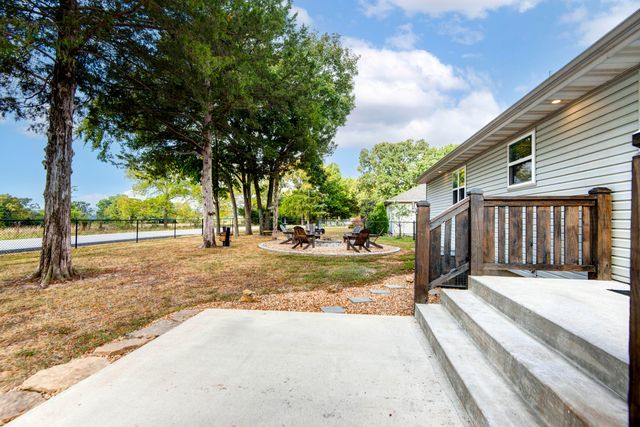 20 Clear Cove Drive, Reeds Spring, MO 65737