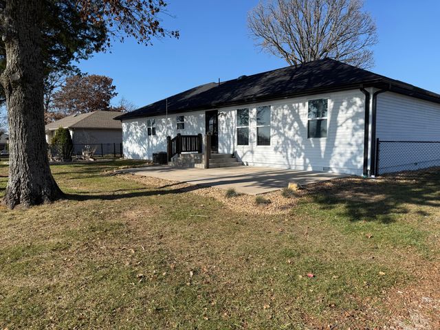 20 Clear Cove Drive, Reeds Spring, MO 65737