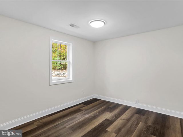 21851 WHITE OAK RD, Hagerstown, MD 21740