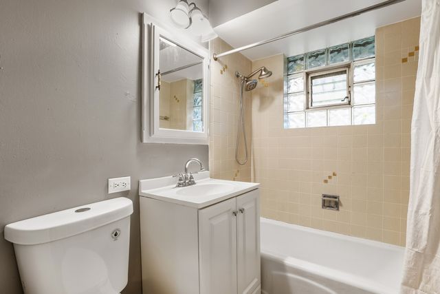 13945 S Wentworth Avenue, Riverdale, IL 60827