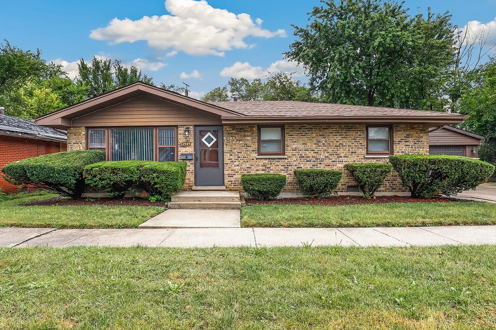 13945 S Wentworth Avenue, Riverdale, IL 60827