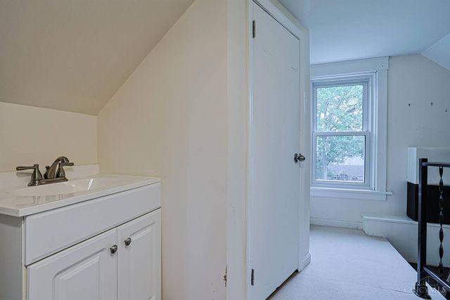 3736 Drake Avenue, Cincinnati, OH 45209