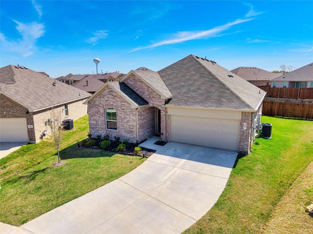 321 Sedalia Trail, Justin, TX 76247