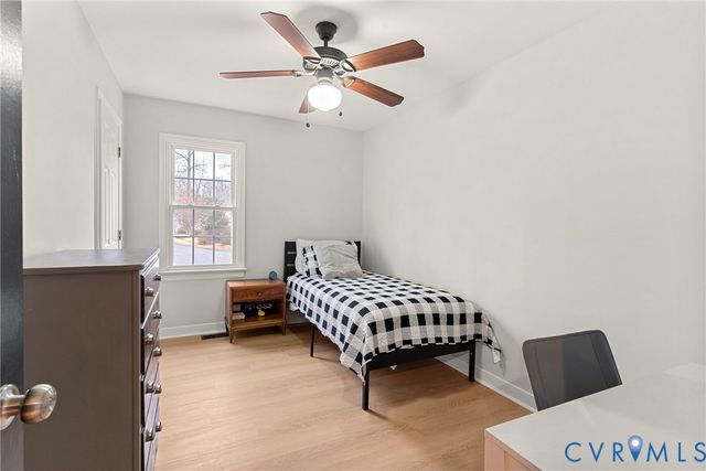 901 Meadowcreek Dr, North Chesterfield, VA 23236