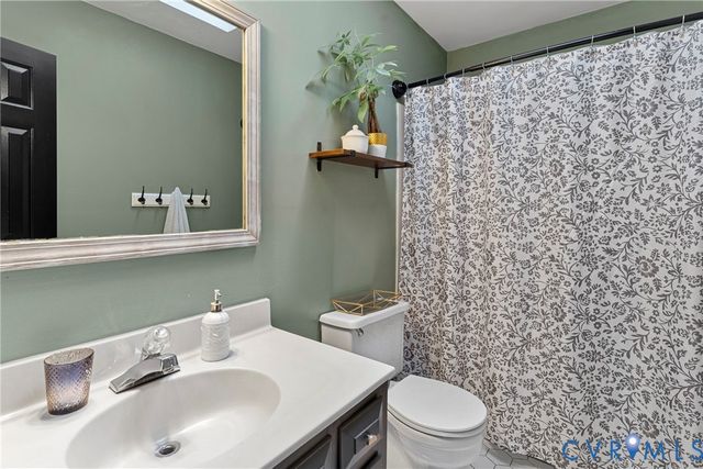 901 Meadowcreek Dr, North Chesterfield, VA 23236