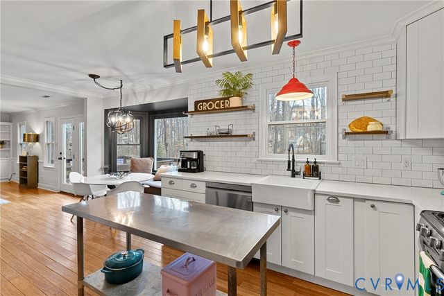 901 Meadowcreek Dr, North Chesterfield, VA 23236