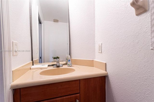 11103 NW 83rd Street 207, Doral, FL 33178
