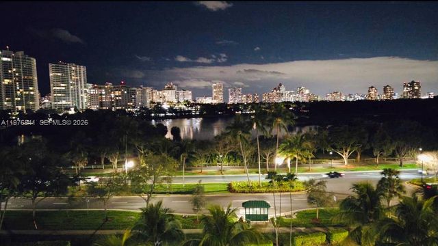 3675 N Country Club Dr 708, Aventura, FL 33180