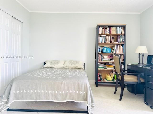 3675 N Country Club Dr 708, Aventura, FL 33180