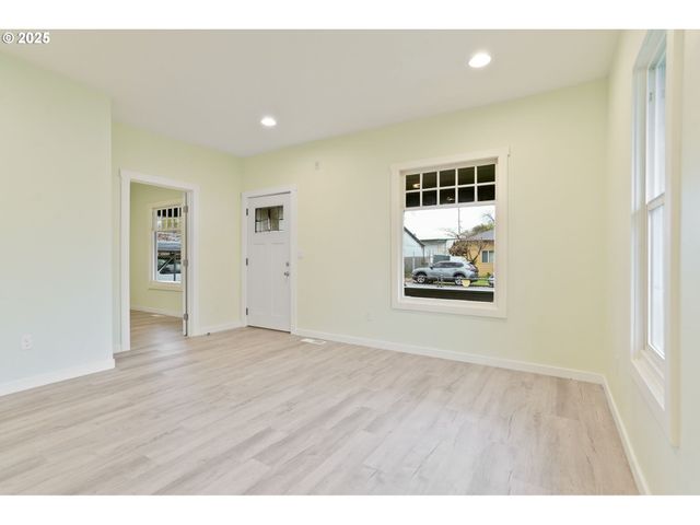 715 19TH St, Salem, OR 97301