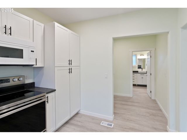 715 19TH St, Salem, OR 97301