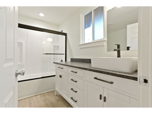 715 19TH St, Salem, OR 97301