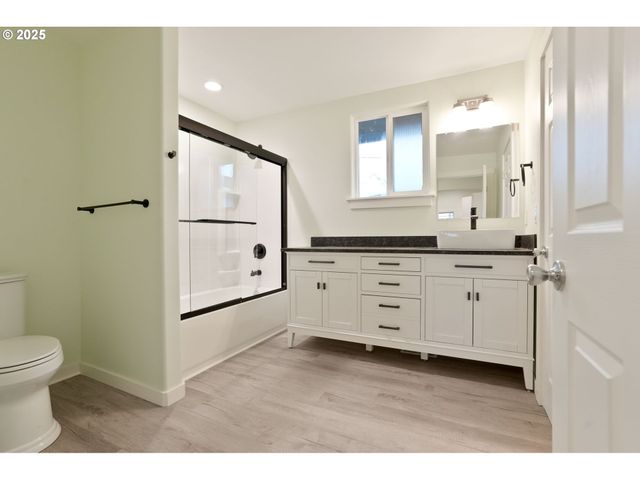 715 19TH St, Salem, OR 97301