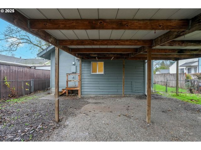 715 19TH St, Salem, OR 97301