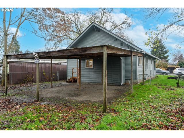 715 19TH St, Salem, OR 97301