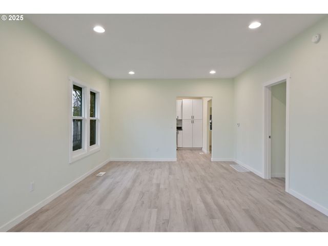 715 19TH St, Salem, OR 97301