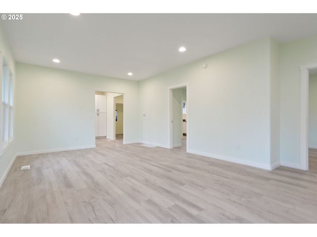 715 19TH St, Salem, OR 97301