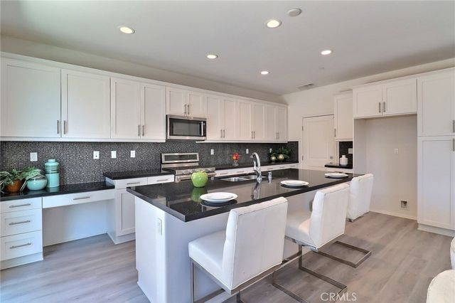 1801 Marquez Way, Corona, CA 92881