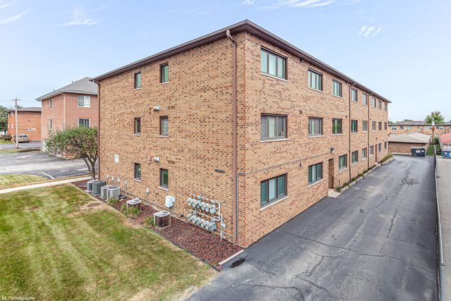 7112 W 108TH Street 101, Worth, IL 60482