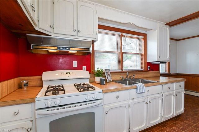 15 Chowan DR, Portsmouth, VA 23701