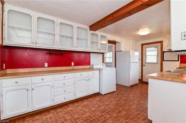 15 Chowan DR, Portsmouth, VA 23701