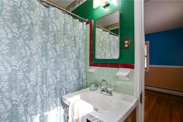 15 Chowan DR, Portsmouth, VA 23701