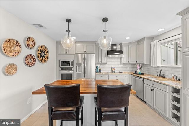 221 HEMLOCK LN, Springfield, PA 19064