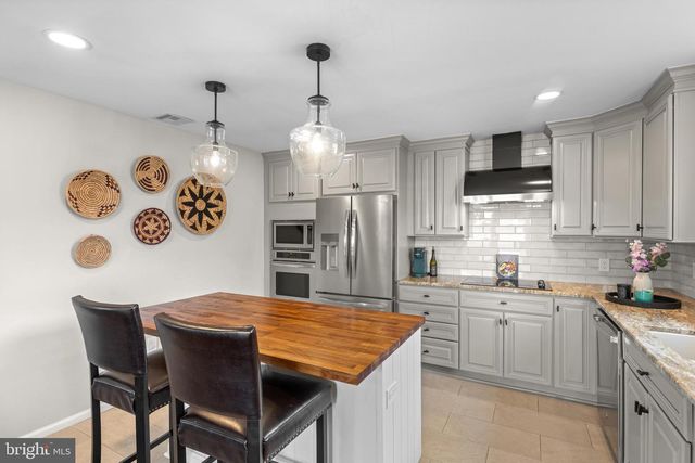 221 HEMLOCK LN, Springfield, PA 19064