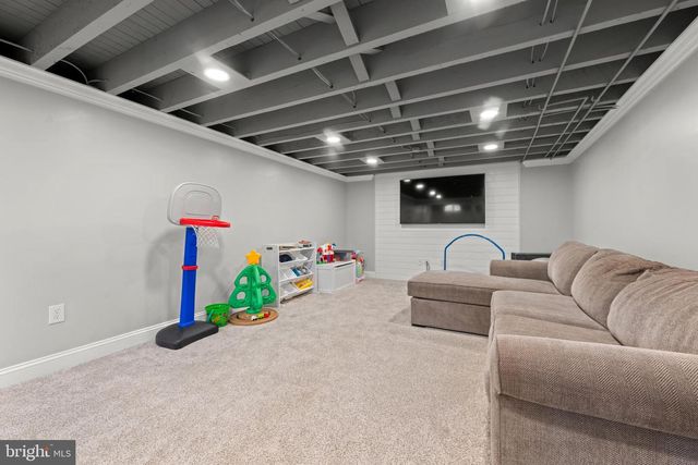 221 HEMLOCK LN, Springfield, PA 19064