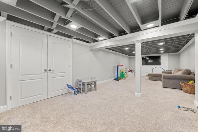 221 HEMLOCK LN, Springfield, PA 19064