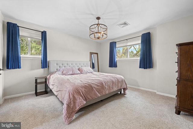 221 HEMLOCK LN, Springfield, PA 19064