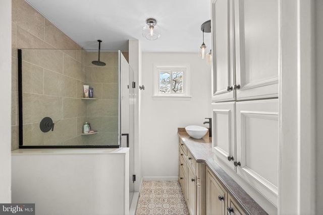 221 HEMLOCK LN, Springfield, PA 19064