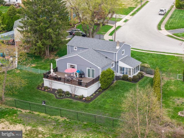 221 HEMLOCK LN, Springfield, PA 19064