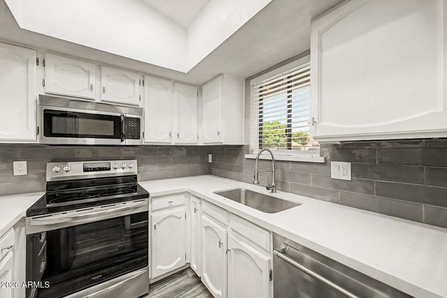 405 E CULLUMBER Avenue C, Gilbert, AZ 85234