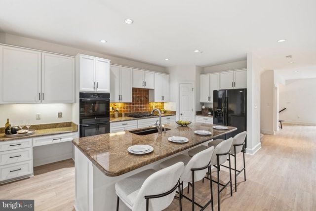 6440 CLOISTER GATE DR, Baltimore, MD 21212