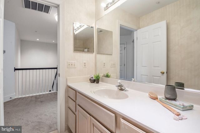 6440 CLOISTER GATE DR, Baltimore, MD 21212