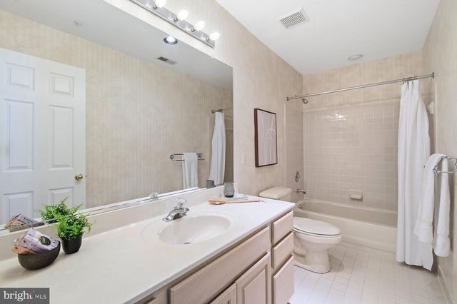 6440 CLOISTER GATE DR, Baltimore, MD 21212