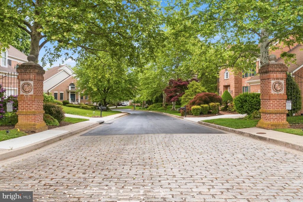 Image 2 of property listing at 6440 CLOISTER GATE DR, Baltimore, MD 21212