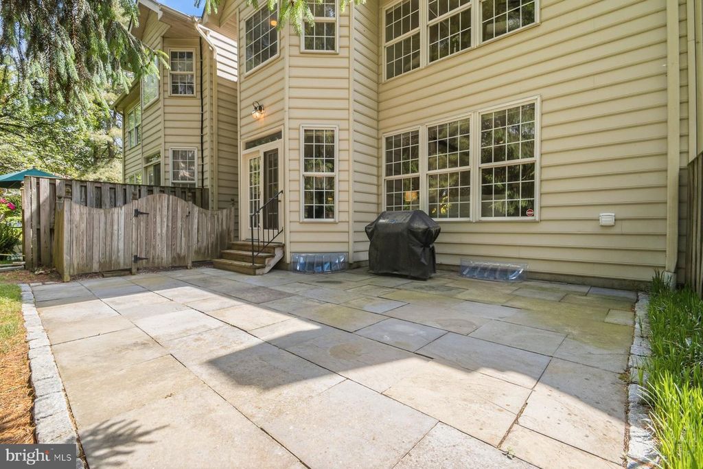 Image 20 of property listing at 6440 CLOISTER GATE DR, Baltimore, MD 21212